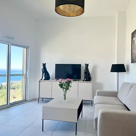 Panoramic Sea View Blue Pearl 니스