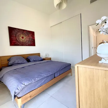 Panoramic Sea View Blue Pearl Nizza